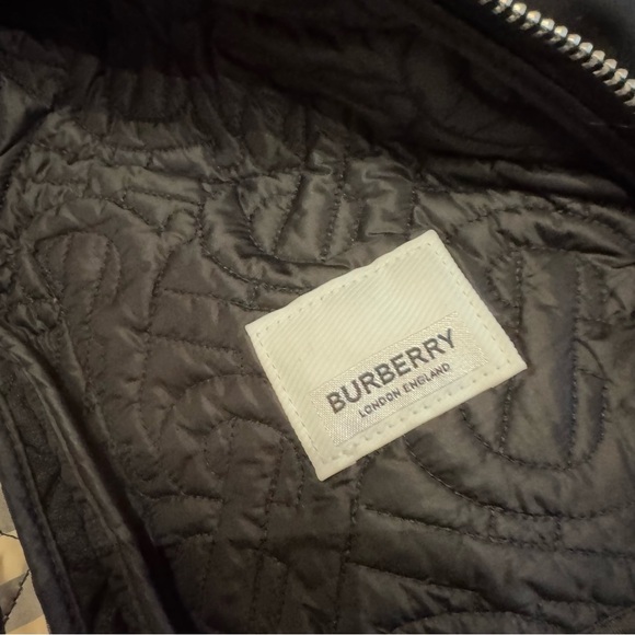 Kids Burberry Black with Trademark Plaid Quilted Jacket Size 2Y - Picture 13 of 16